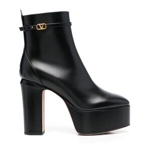 NWT Valentino Garavani Platform Ankle Boots Leather Logo Buckle Block Heel
